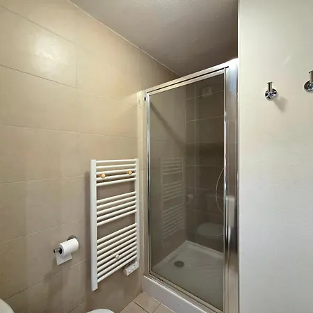Apartment Pont Du Gard, Piscine Et Monument *